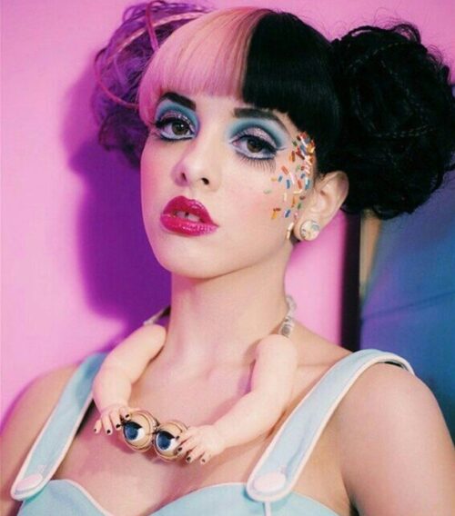 Background Melanie Martinez Wallpaper