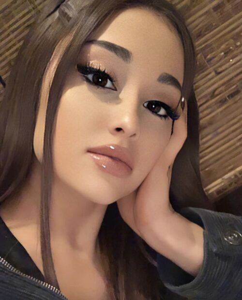 Background Ariana Grande Wallpaper