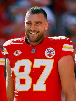 Background Travis Kelce Wallpaper