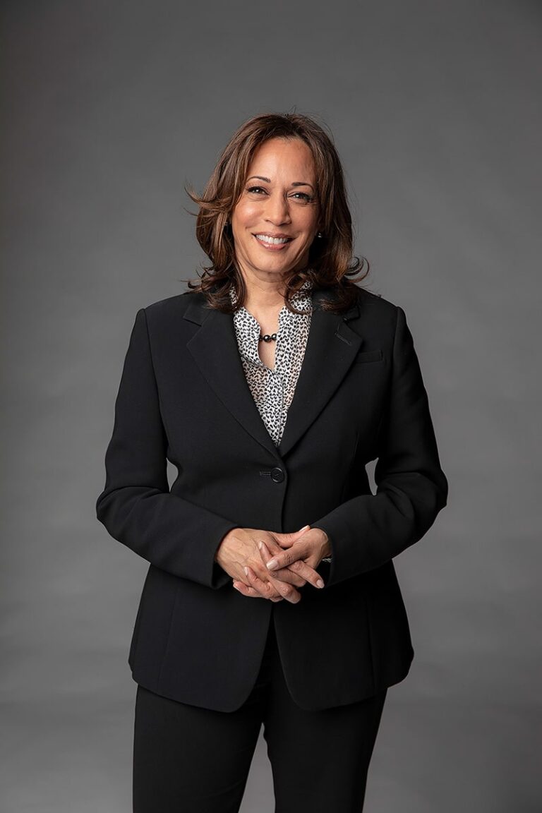 Background Kamala Harris Wallpaper - EnWallpaper