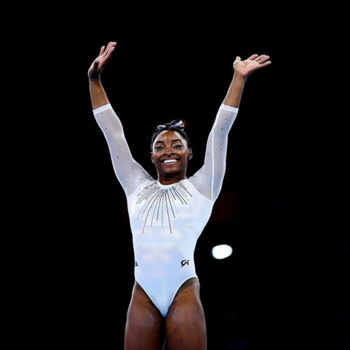 Background Simone Biles Wallpaper