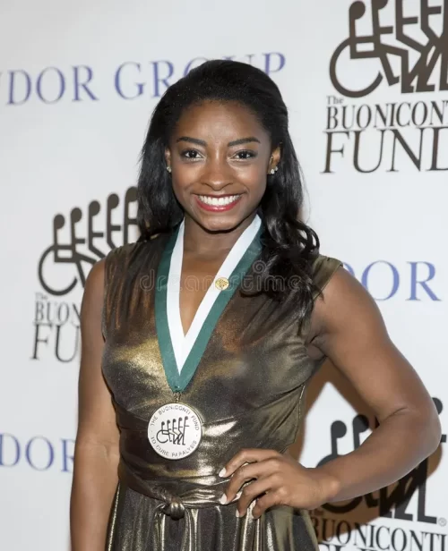 Background Simone Biles Wallpaper