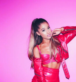 Background Ariana Grande Wallpaper